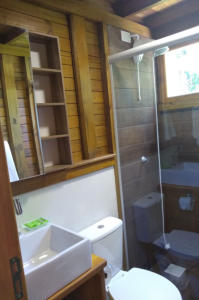 residencial-pousada-das-palmeiras-bangalo-flora-7-banheiro